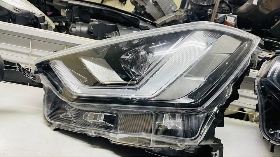 Isuzu D-Max LED HEADLIGHT - Private Seller