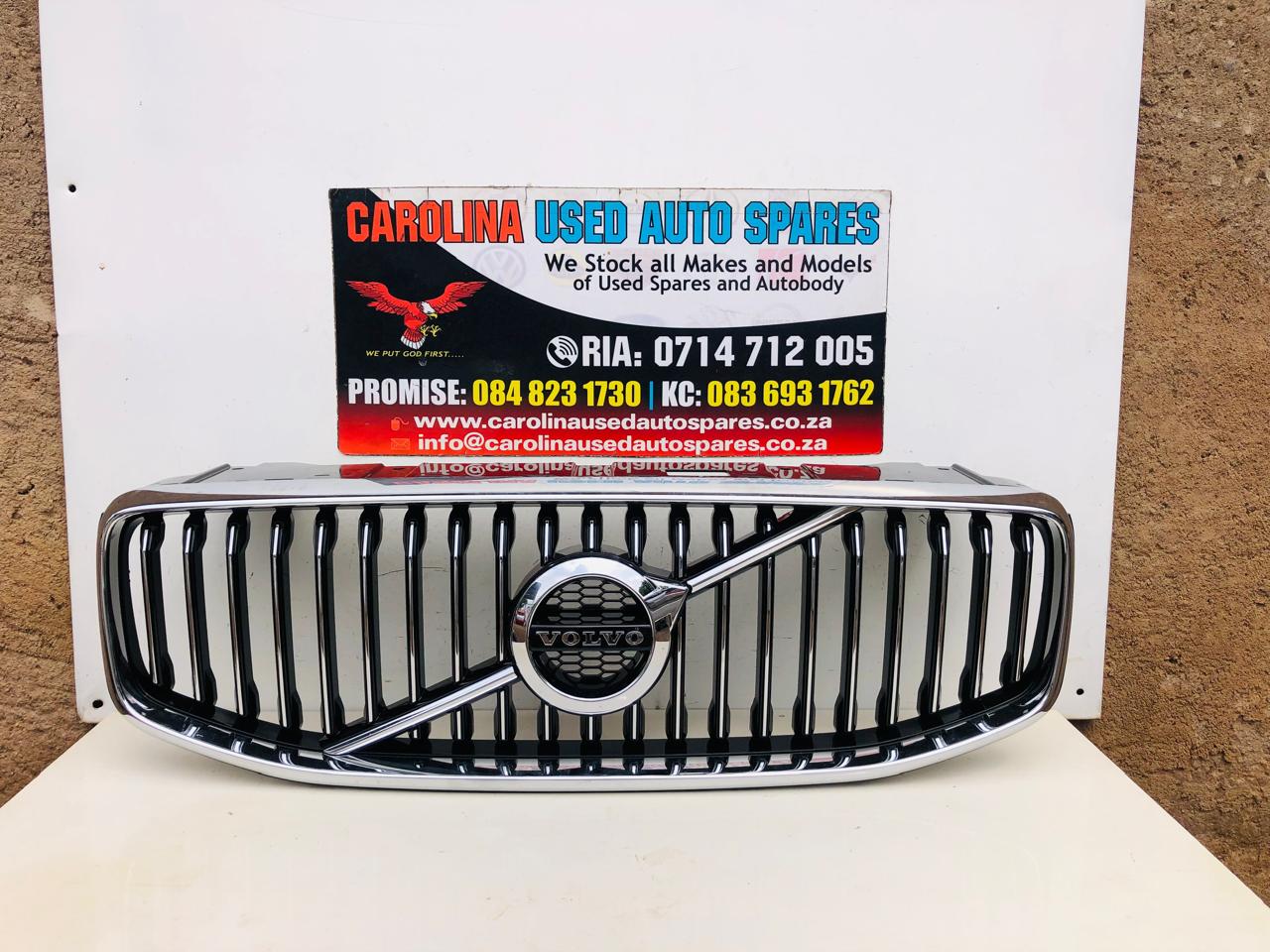 Volvo XC60 radiator grill with badge (2018-2022) - Private Seller