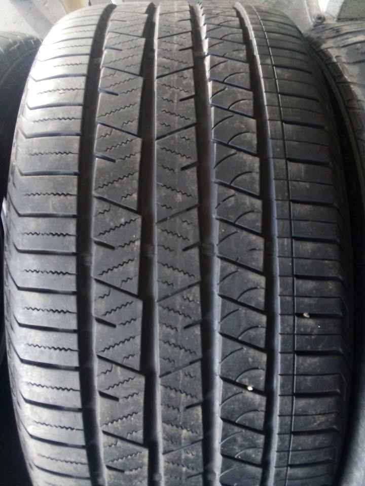 Set of 275/40/22 continental SUV's tyres for sell - Private Seller