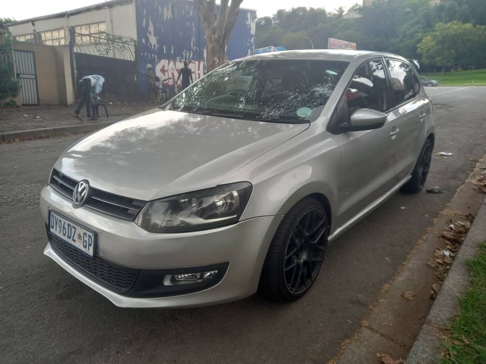 2012 VW Polo 6 Hatchback  Silver, 1.4 Petrol, Manual, 85000kms