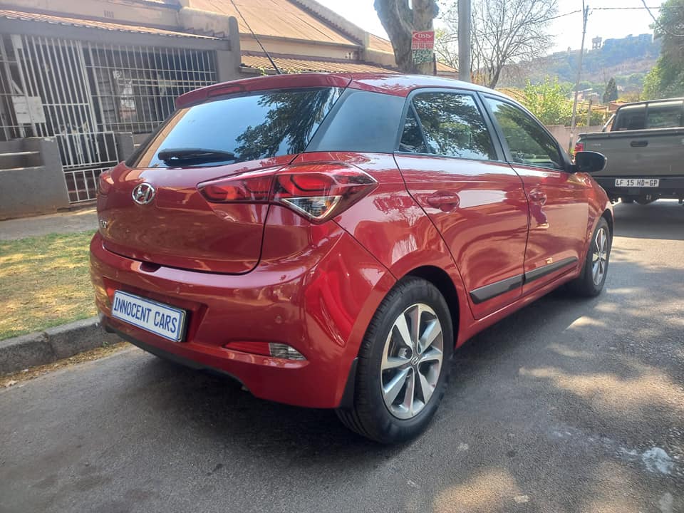 2016 HYUNDAI i20 FLUID 1.4 ENGINE PETROL, AUTOMATIC, MILEAGE 90000KMS, MAROON COLOR