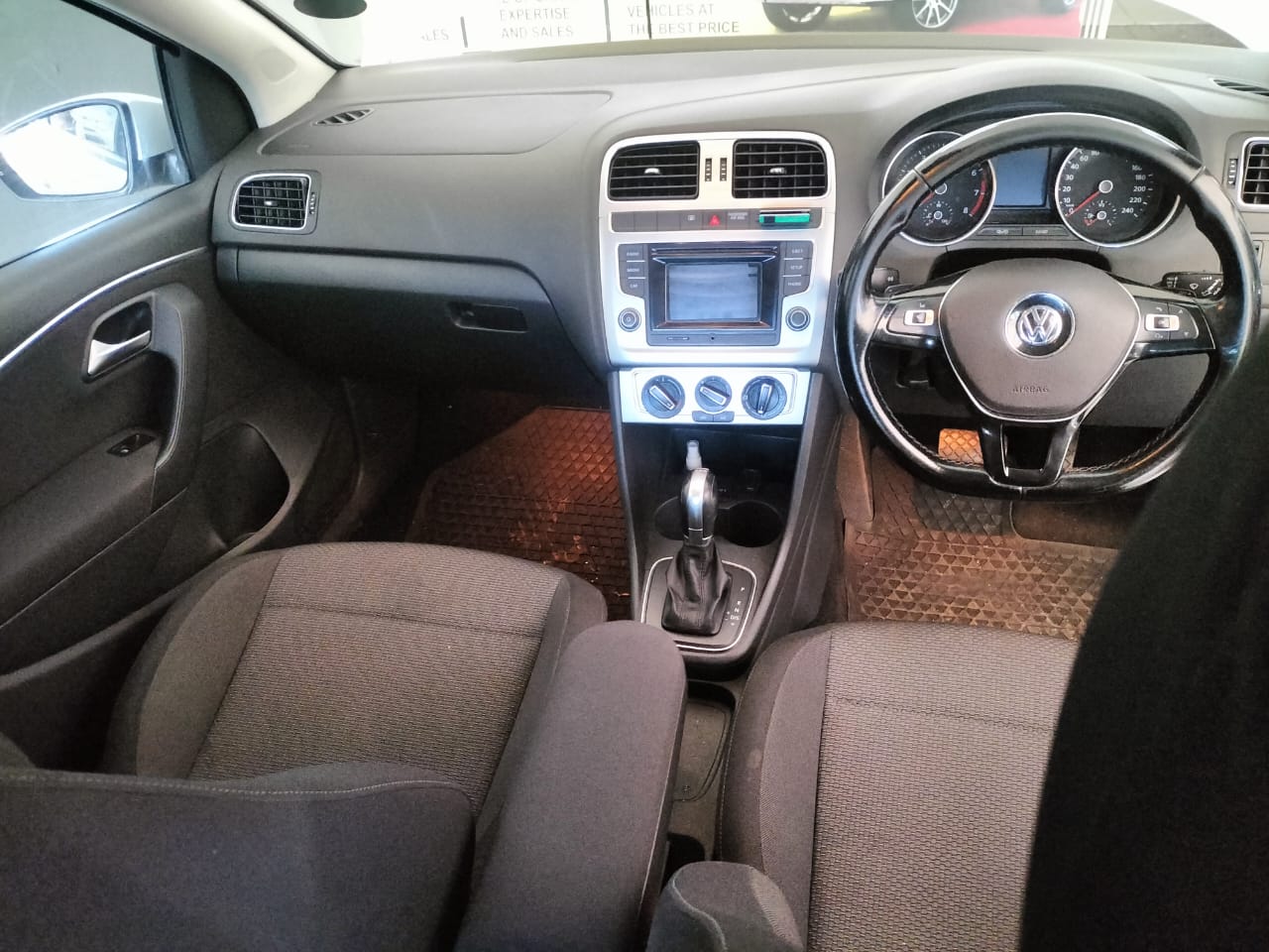 2018 VW Polo Tsi 1.4 highline 7push/gear Automatic 68000km