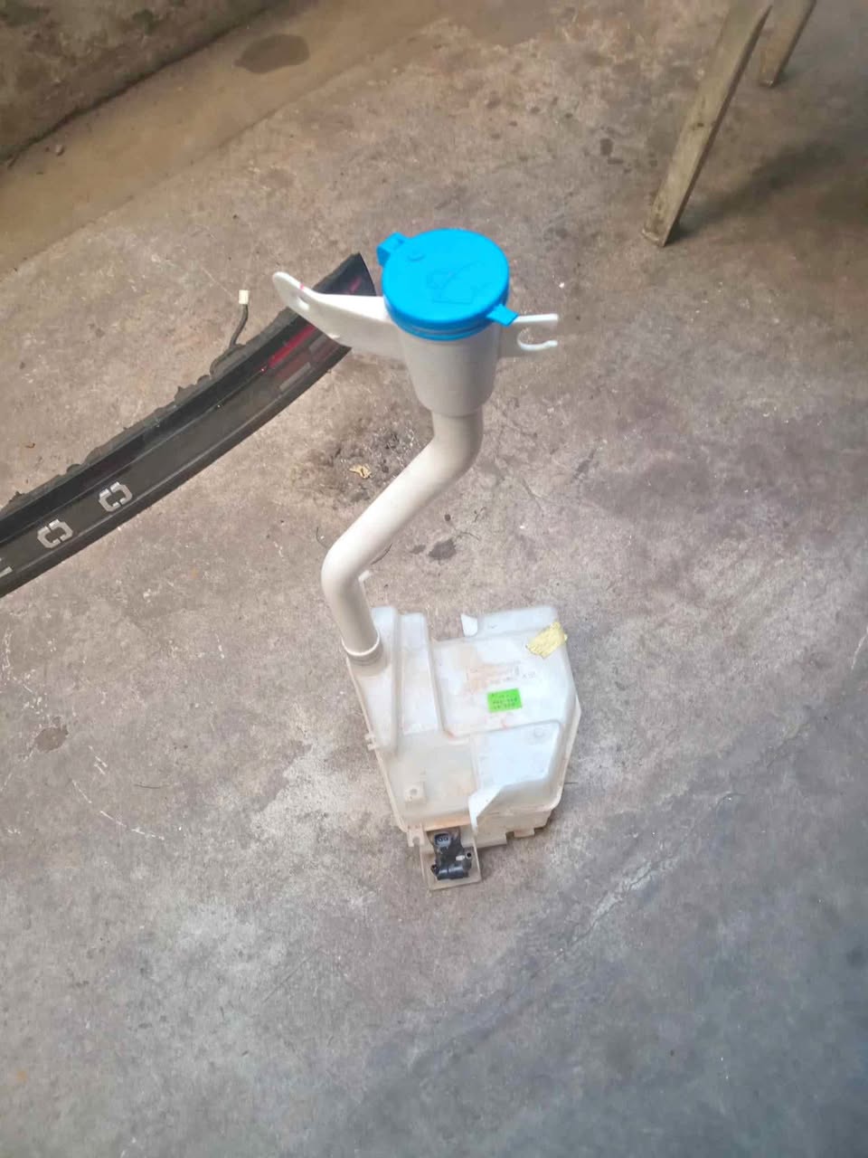 Jaecoo J7 water bottle - Private Seller Jaecoo J7 water bottle - Private Seller