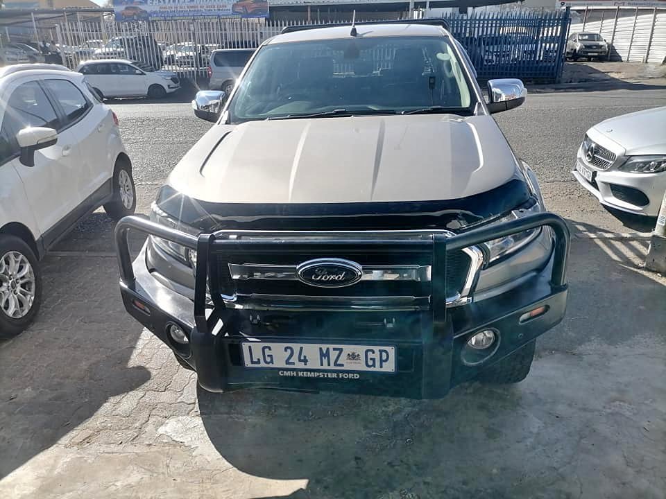 2016 Ford Ranger 3.2 6Speed XLT Automatic Double Cab 4×4 Bakkie with a Leather seat