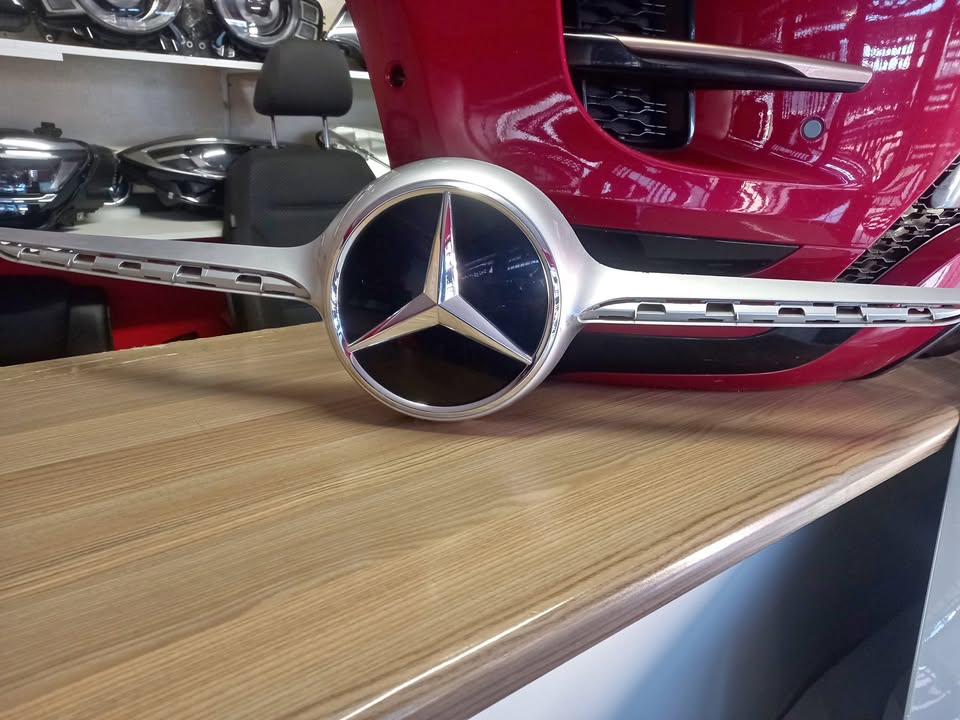 2021 MERCEDES BENZ W447 V CLASS FRONT BADGE AND MOLDING GRILL FOR SALE