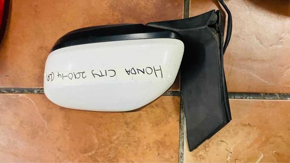 Honda City side mirror 2010/14 - Private Seller Honda City side mirror 2010/14 - Private Seller