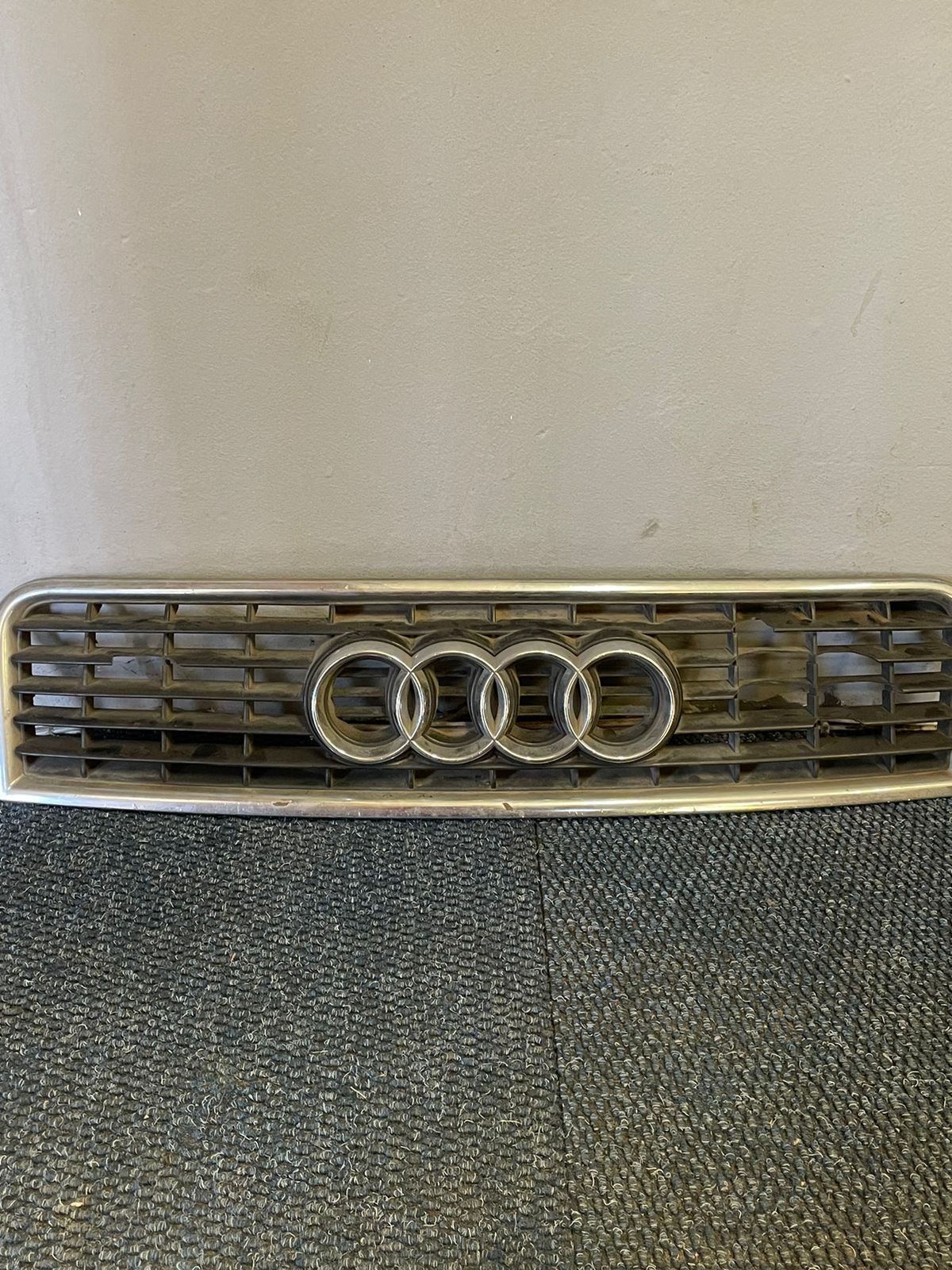 AUDI A4 GRILL 2006 IN STOCK - Private Seller