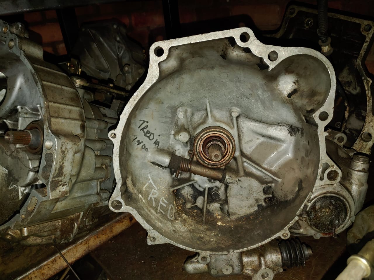 TREDIA 1400 5 SPEED GEARBOX FOR SALE