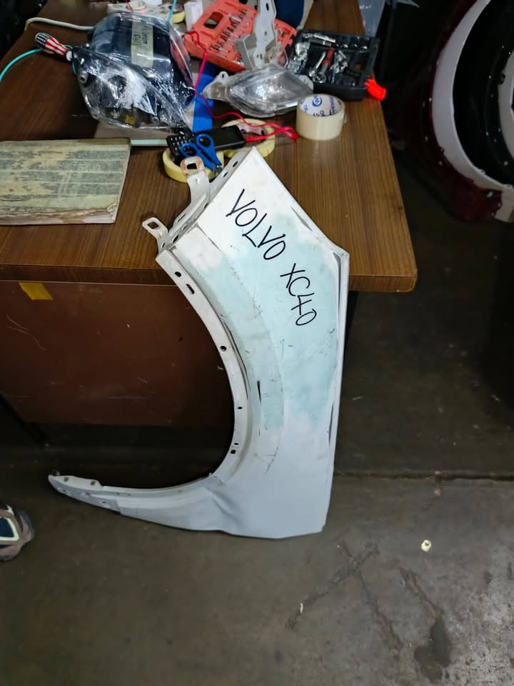 Volvo Xc40 Fender - Private Seller
