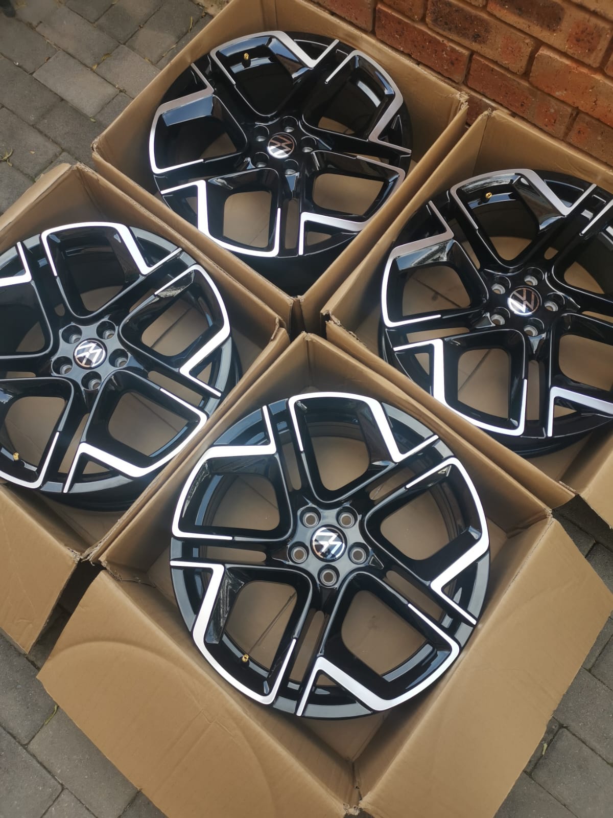 18inch VW T-Cross original NEW mags set R9000.(5x100 PCD)OFFset 7j ET39. - Private Seller 18inch VW T-Cross original NEW mags set R9000.(5x100 PCD)OFFset 7j ET39. - Private Seller