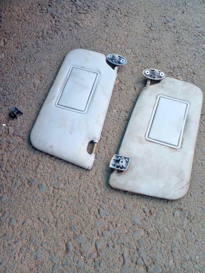 2011 Ford Figo sunvisors - Private Seller