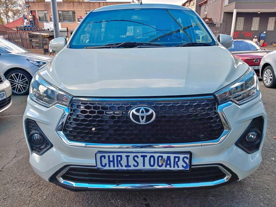 2023 model Toyota Rumion 7seater hatchback Manuel Transmission petrol 1.5 engine capacity