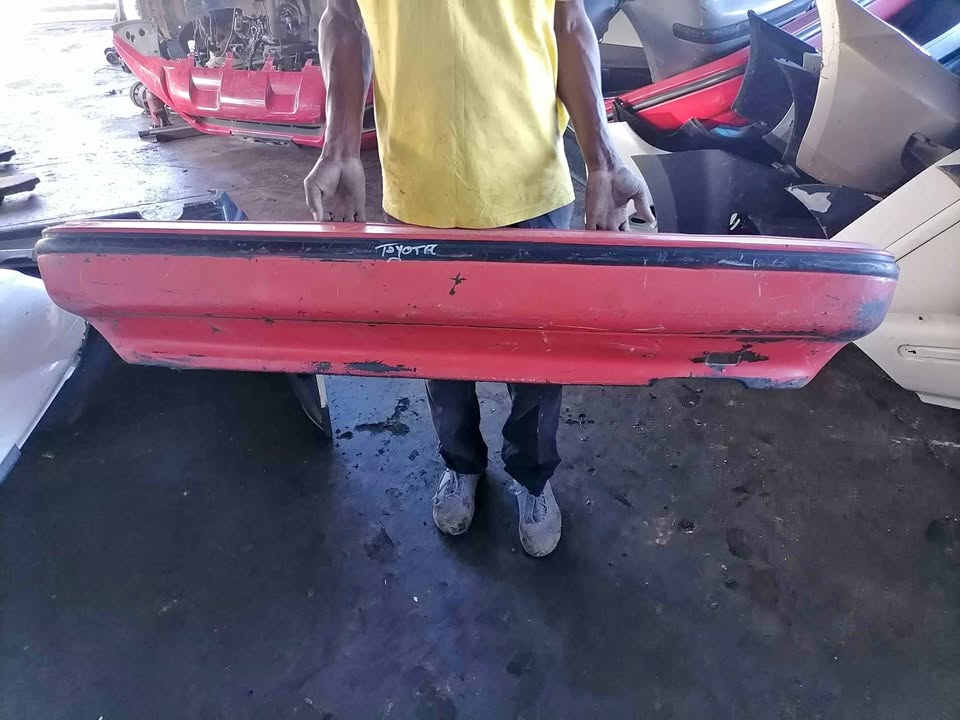 Toyota corolla Kentucky shape rear bumper - Private Seller Toyota corolla Kentucky shape rear bumper - Private Seller