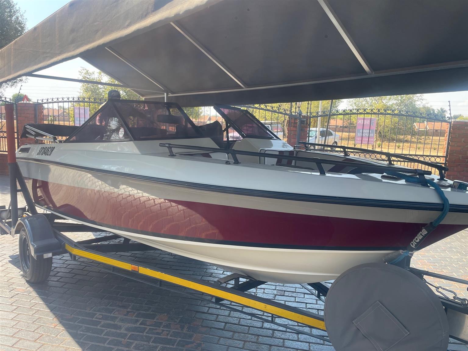Antiqua ski boat
