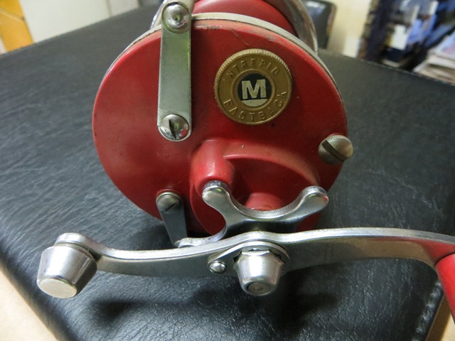 Multi-T-Pin fishing reel