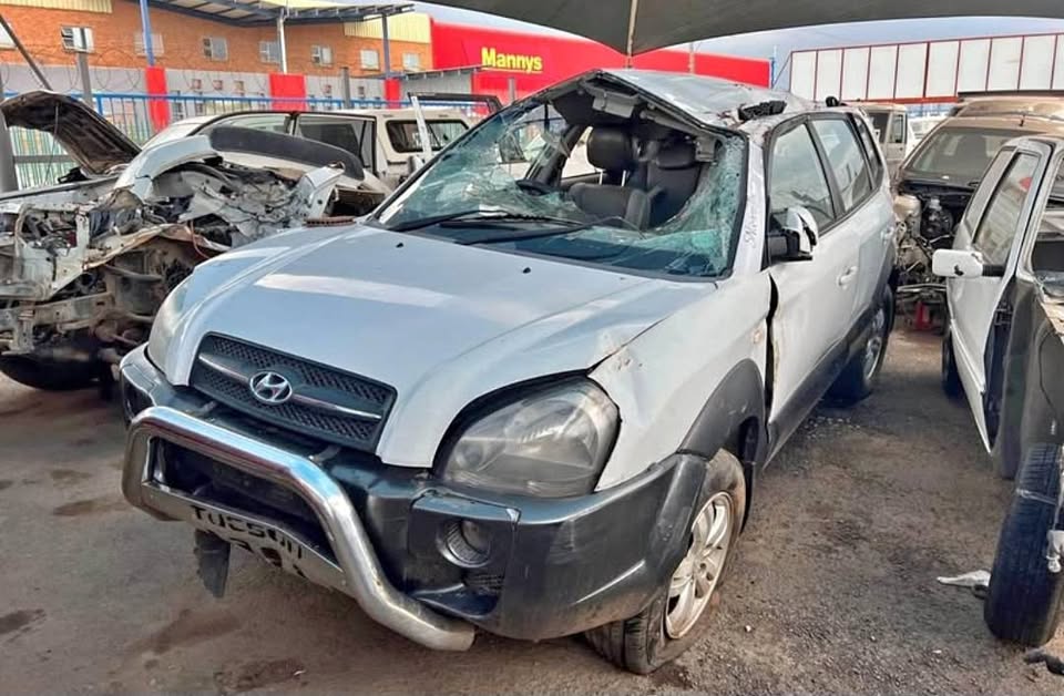 2007-2009 HYUNDAI TUCSON 2.0 GLS STRIPPING FOR SPARE PARTS - Private Seller 2007-2009 HYUNDAI TUCSON 2.0 GLS STRIPPING FOR SPARE PARTS - Private Seller