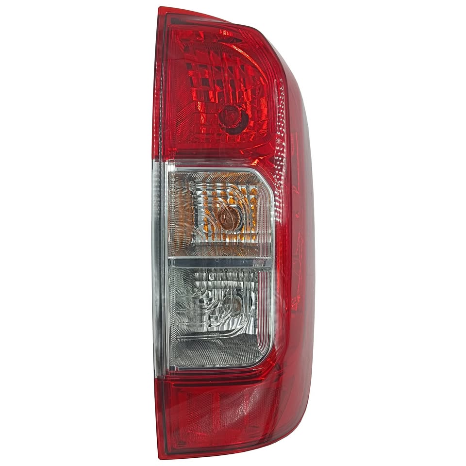 NISSAN NAVARA 2017 + TAIL LIGHT ( RHS ) - Private Seller NISSAN NAVARA 2017 + TAIL LIGHT ( RHS ) - Private Seller