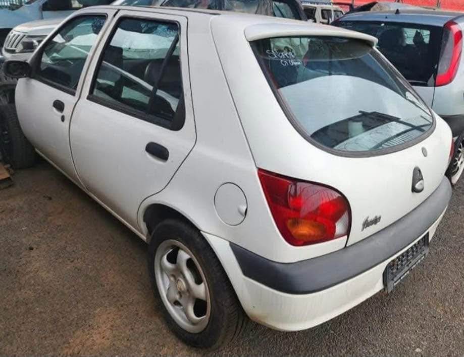 Ford Fiesta flair STRIPPING FOR SPARES Call or whatsapp  or