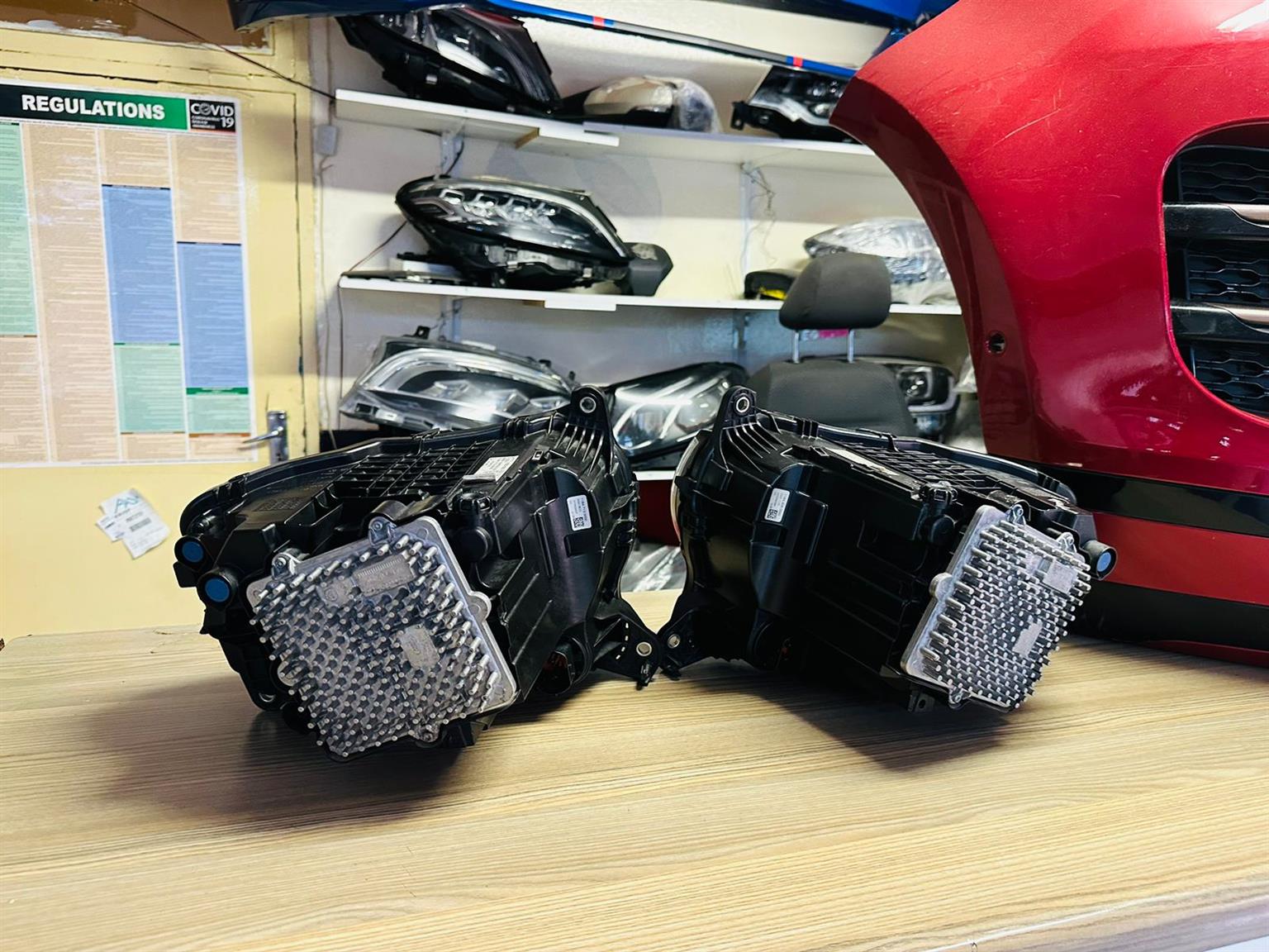 2023 LAND ROVER DEFENDER HEADLIGHTS LEFT AND RIGHT AVAILABLE FOR SALE - Private Seller