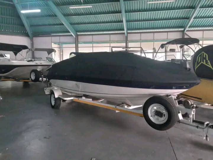 Custom made canvas Boat covers, canvas patio blinds, Boat upholstery