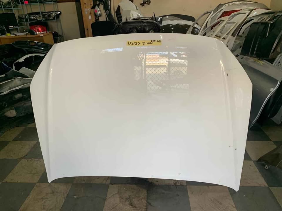 Isuzu D-Max Bonnet. Call or DM . - Private Seller Isuzu D-Max Bonnet. Call or DM . - Private Seller