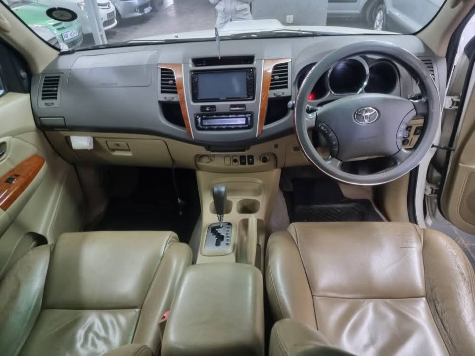 2011 Toyota Fortuner 3.0 D-4D Automatic 266000km R189500 Mechanically Perfect with Full Leather Seat