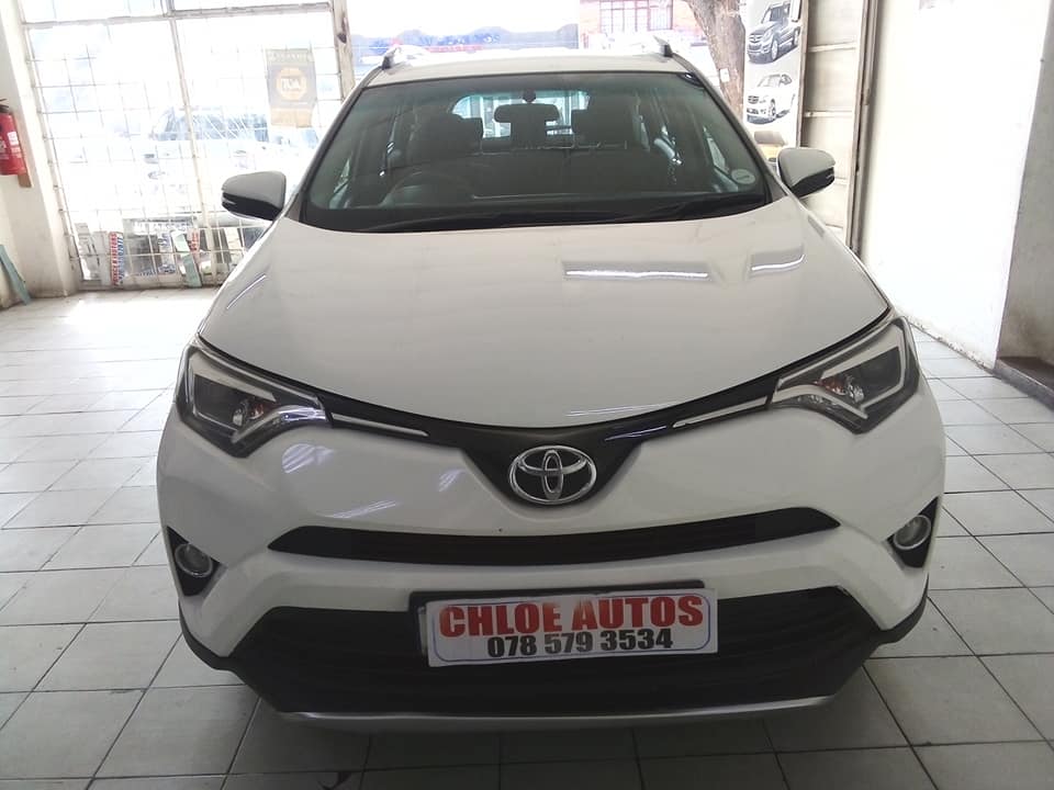 2017 TOYOTA RAV 4 2.0 AUTOMATIC WHITE REVERSE CAMERA 100,000KM