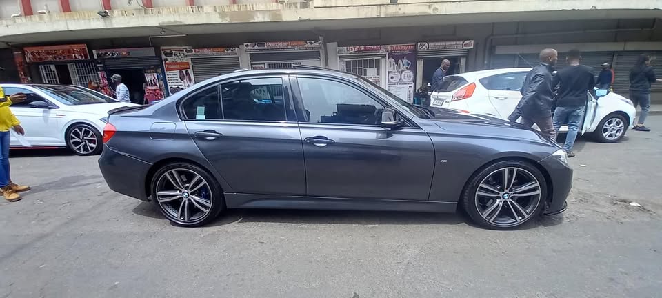 2017 BMW 320i F30. PETROL, AUTOMATIC TRANSMISSION, GREY COLOUR, MILEAGE 98000KM