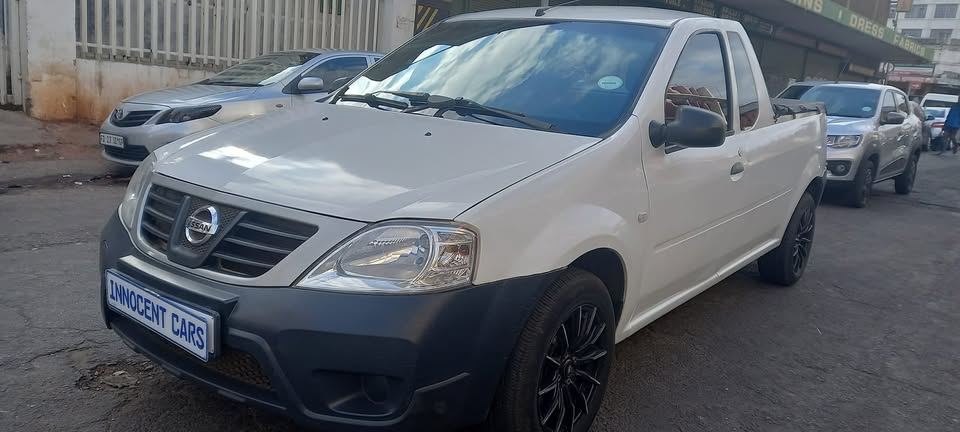2018 NISSAN NP200 1.6 PETROL. MANUAL TRANSMISSION.. WHITE COLOUR.. 65000KMS