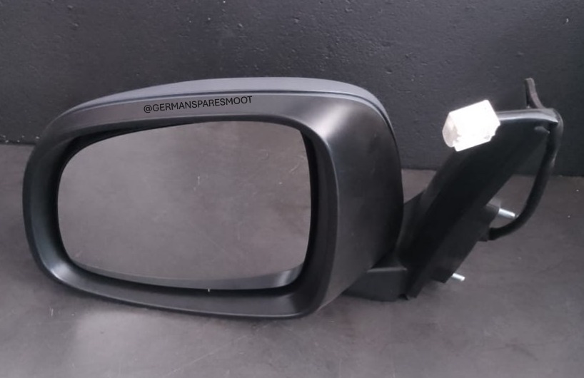 Suzuki SX4 New L/S Electric Door Mirror - Private Seller Suzuki SX4 New L/S Electric Door Mirror - Private Seller