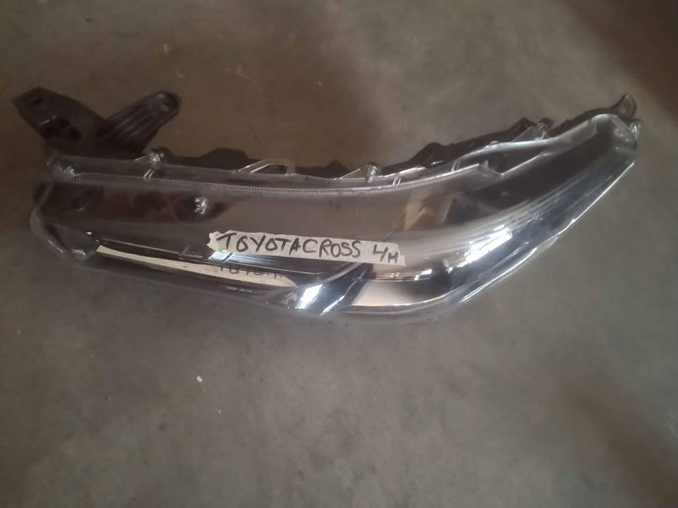 Toyota Cross headlight Left
