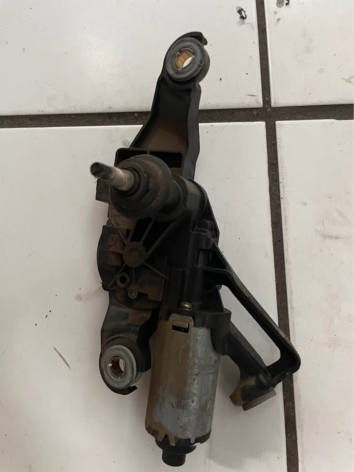 BMW E81 E87 1 series REAR WINDOW WINDSCREEN WIPER MOTOR - Private Seller