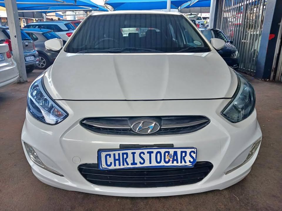 2016 Hyundai Accent hatchback Manuel Transmission petrol 1.6 engine capacity mileage 113000km
