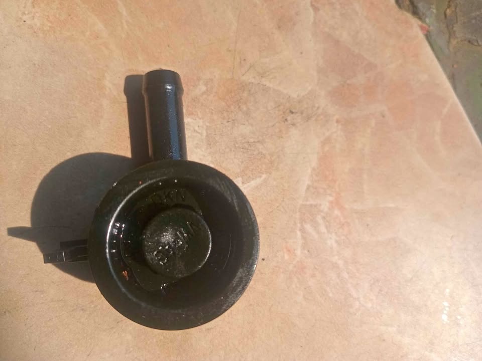 NEW AUDI A3 SPORTBACK 8V PCV NON-RETURN VALVE 04E103175 ORIGINAL - Private Seller NEW AUDI A3 SPORTBACK 8V PCV NON-RETURN VALVE 04E103175 ORIGINAL - Private Seller