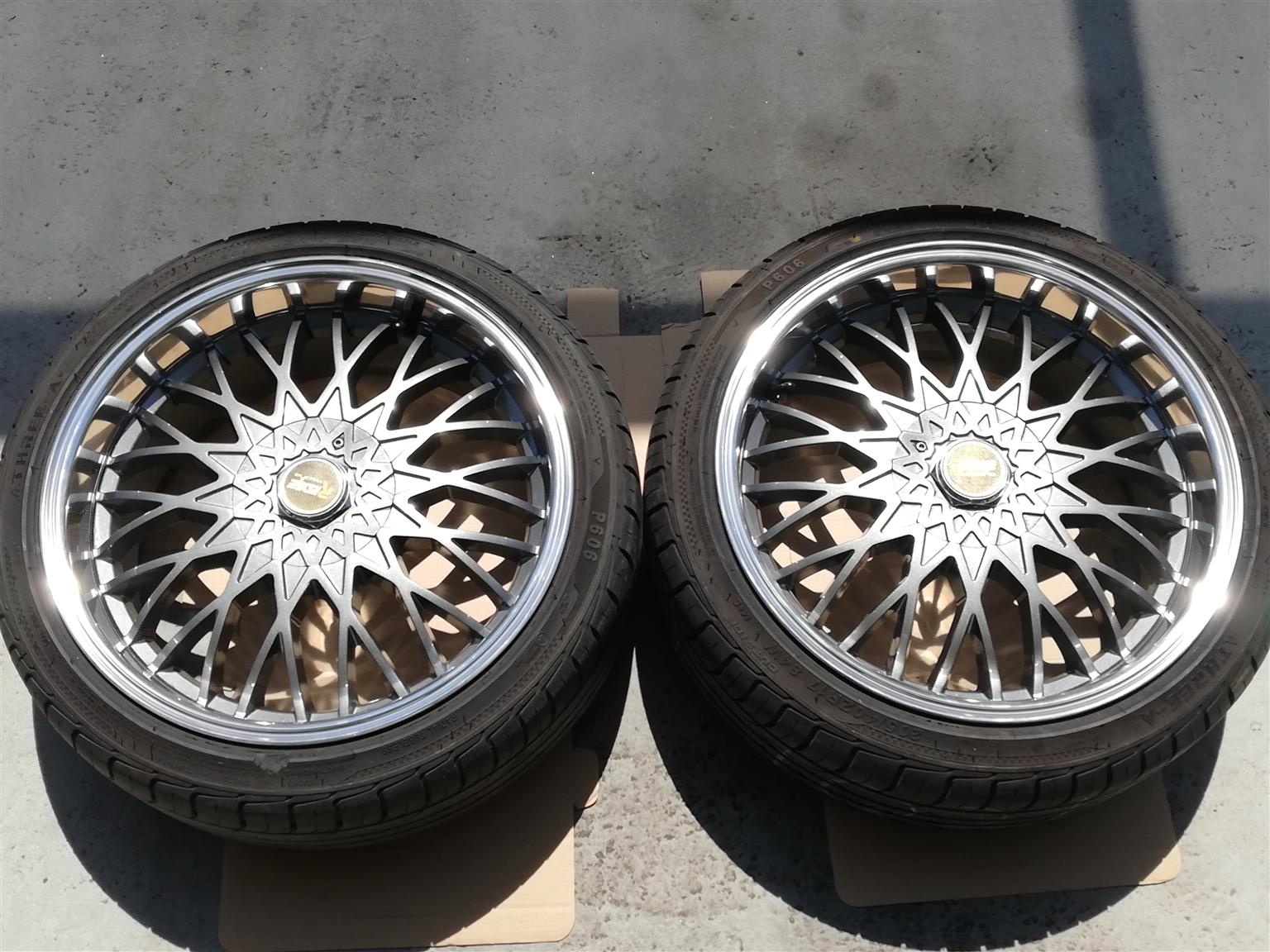 17 Inch bbs shape rims with tyres - Private Seller
