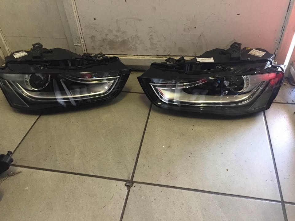 AUDI A4 B8 headlights for sell in good condition nice and clean - Private Seller