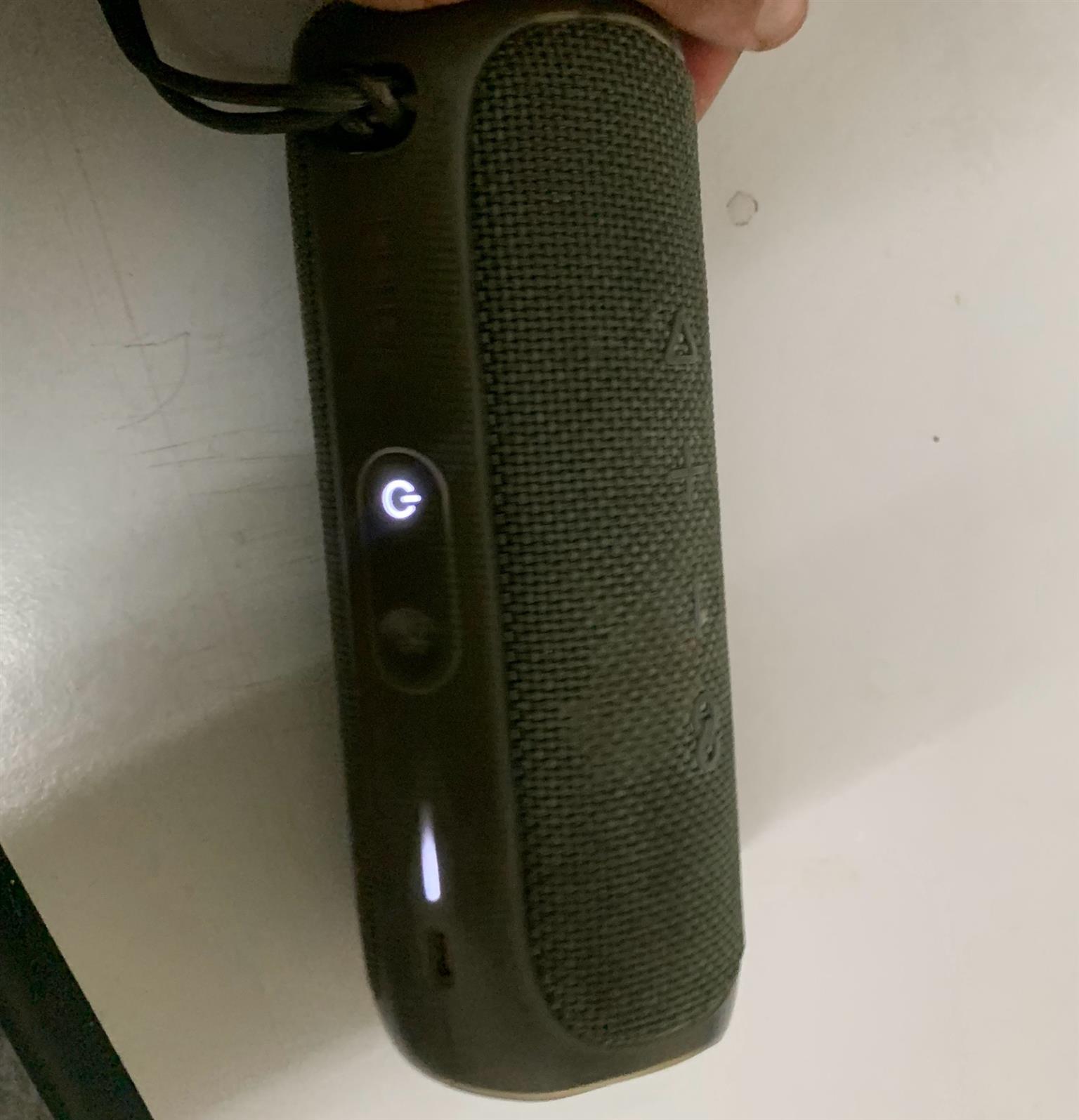 JBL Flip 5. Mint condition Speakers (No Cable)