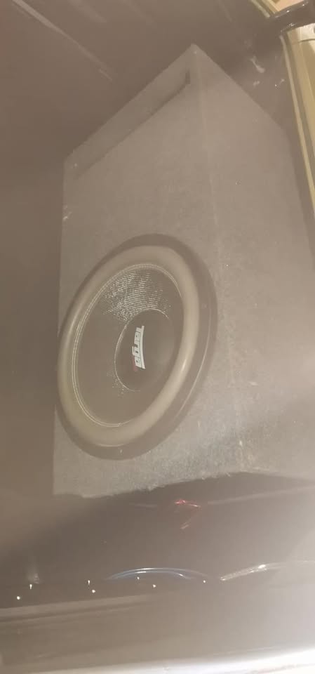 15 inch targa comp sub like new with box build to spec