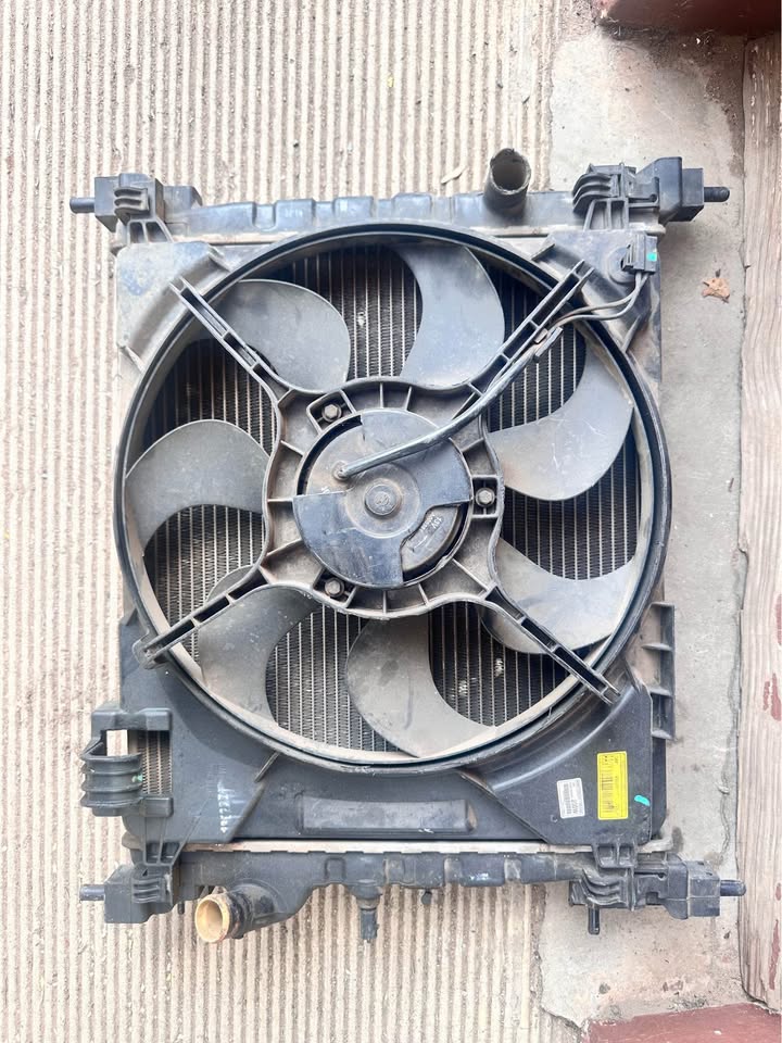 Chevrolet spark radiator fan and condenser set - Private Seller Chevrolet spark radiator fan and condenser set - Private Seller