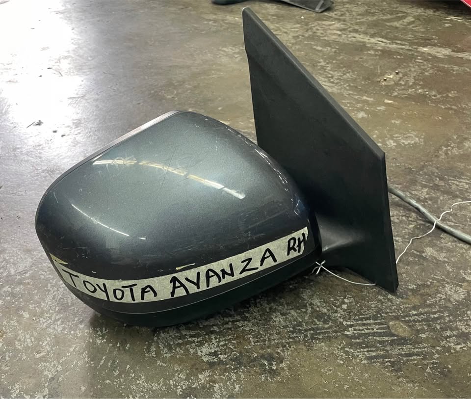 Toyota Avanza Sidemirror Rightside - Private Seller Toyota Avanza Sidemirror Rightside - Private Seller
