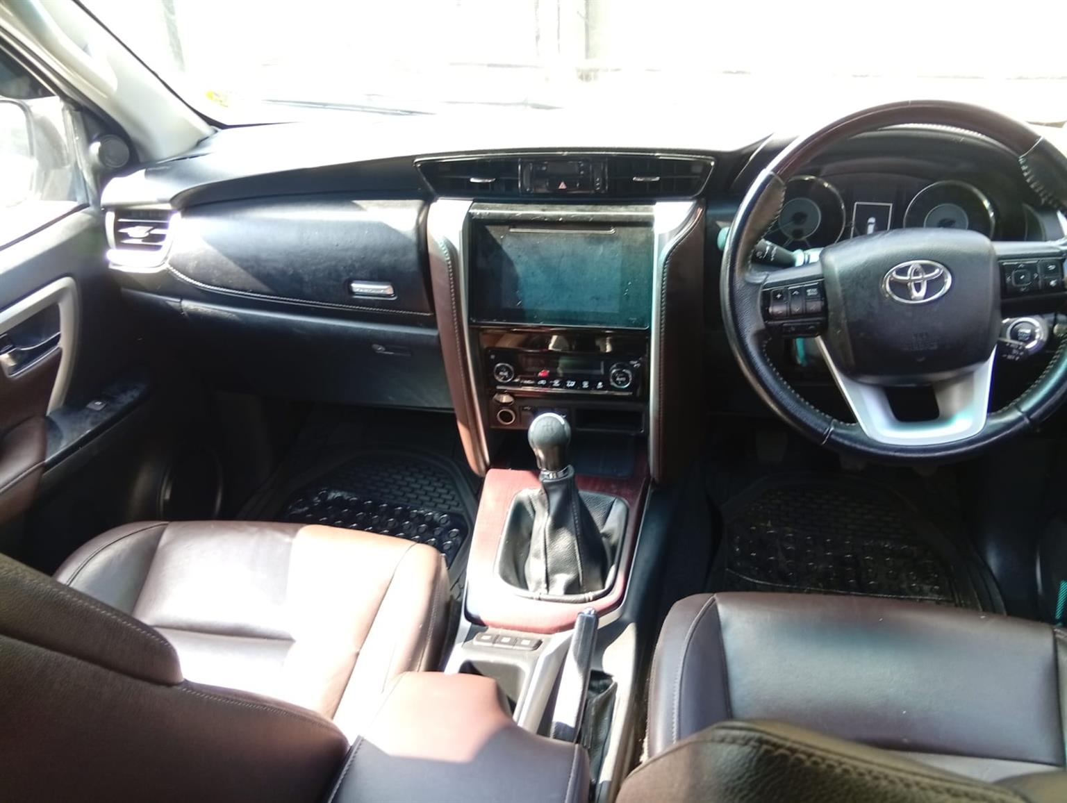 Fortuner 2.8GD-6 SUV 2017 7Seater Diesel Manual 98,000km Leather Seats, G