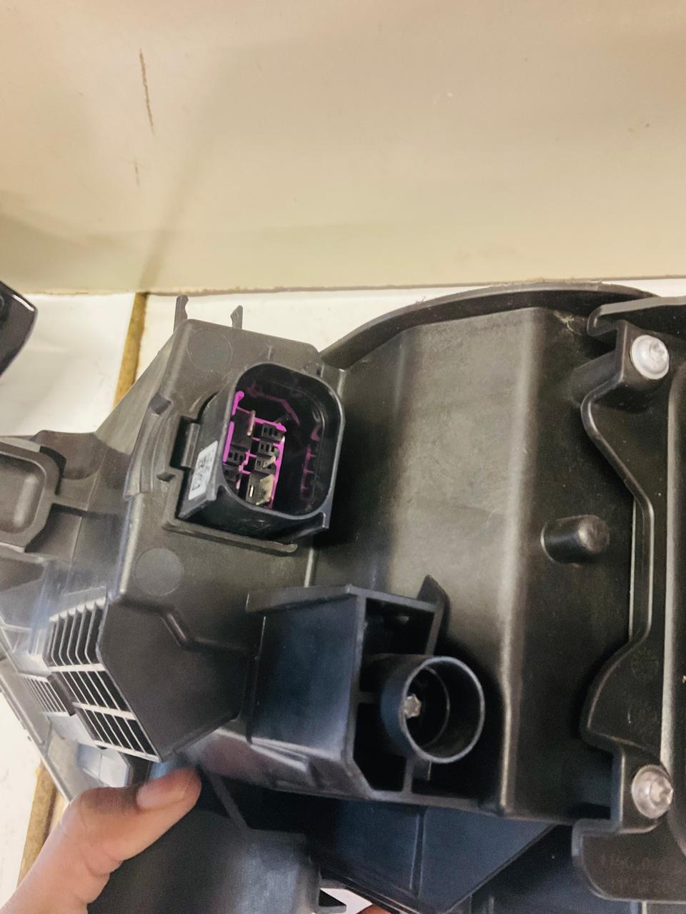 Audi Q7 RQ7 RSQ7 LED Matrix xenon left and right side headlights - Private Seller Audi Q7 RQ7 RSQ7 LED Matrix xenon left and right side headlights - Private Seller