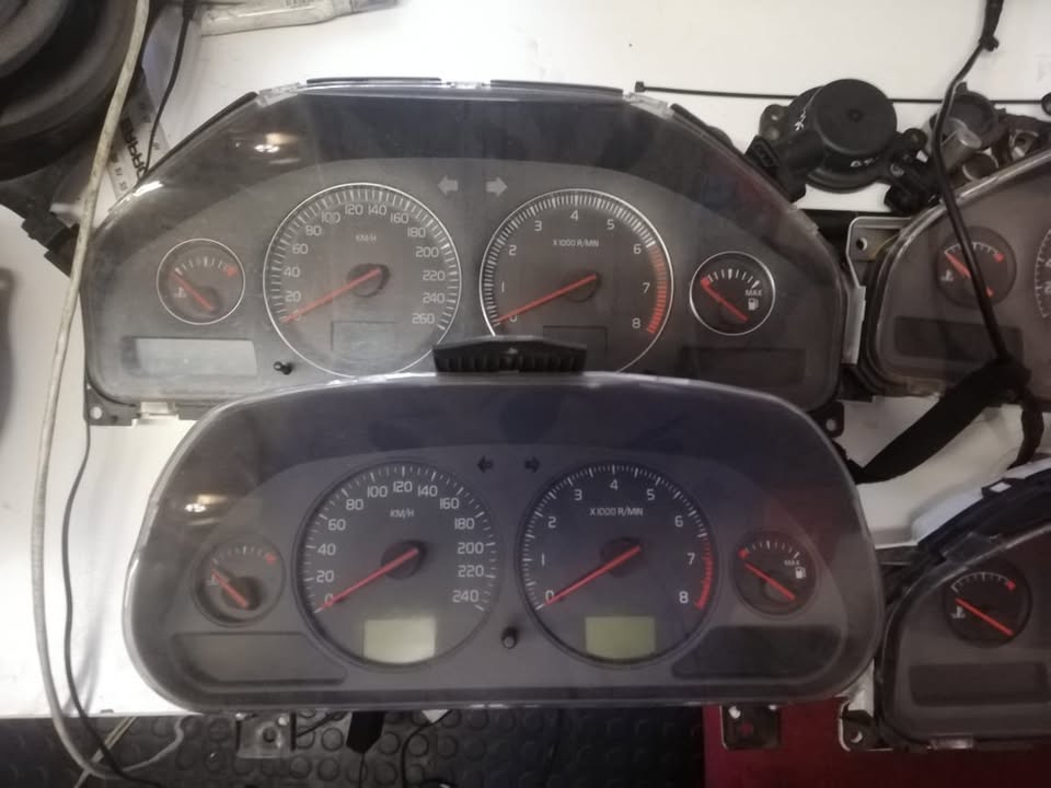 OEM Volvo instrument cluster for sale - Private Seller