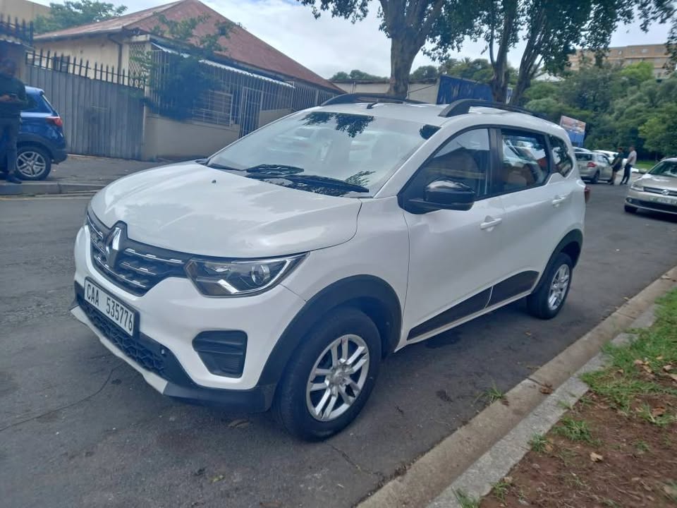 2022 RENAULT TRIBER 1.0 Petrol, Manual, Spare keys. White Color, Mileage 28000