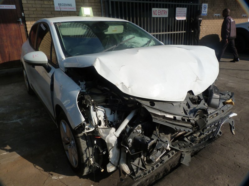 Renault Clio V 1.3 Turbo Manual White - 2022 STRIPPING FOR SPARES - Private Seller Renault Clio V 1.3 Turbo Manual White - 2022 STRIPPING FOR SPARES - Private Seller