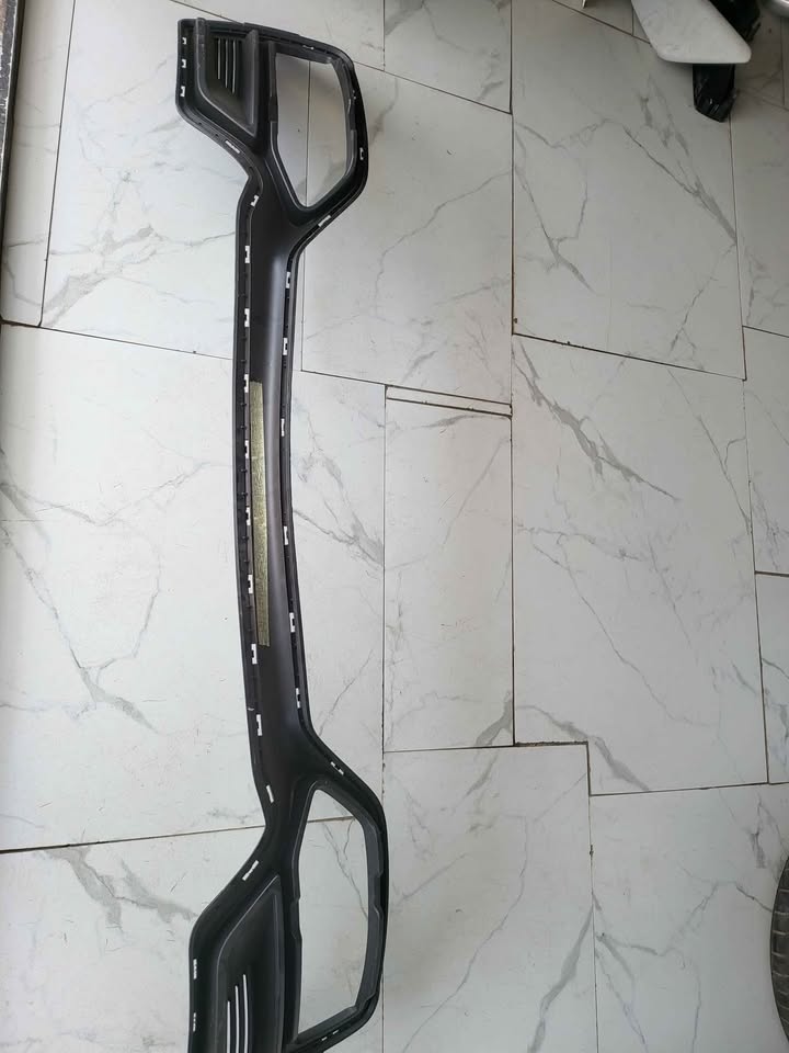 Renault Kiger center grill for sale - Private Seller Renault Kiger center grill for sale - Private Seller