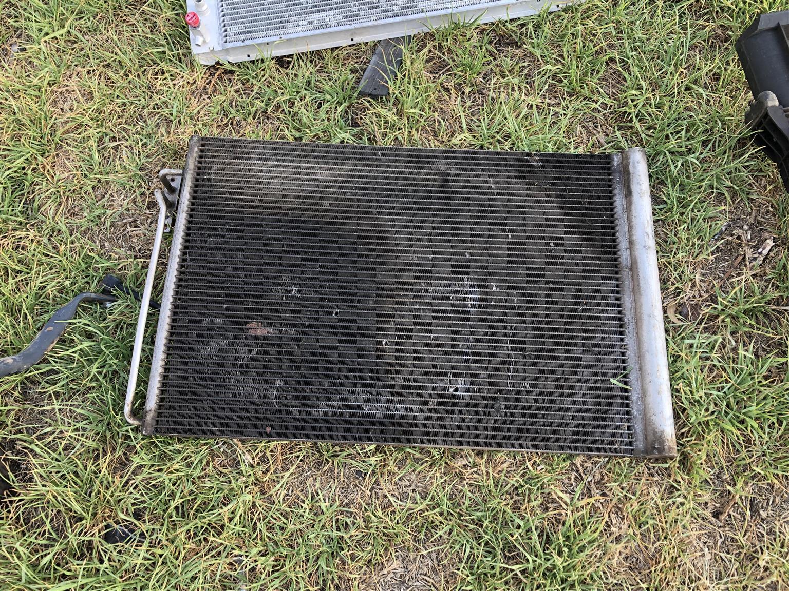 Range Rover 4.4 V8 AC condenser/radiator - Private Seller Range Rover 4.4 V8 AC condenser/radiator - Private Seller