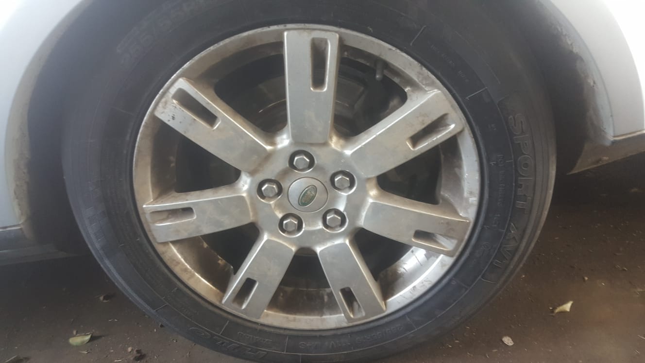 2010 Discovery 4 3.0l TDV6 SE Rims and Tyres for Sale - Private Seller 2010 Discovery 4 3.0l TDV6 SE Rims and Tyres for Sale - Private Seller