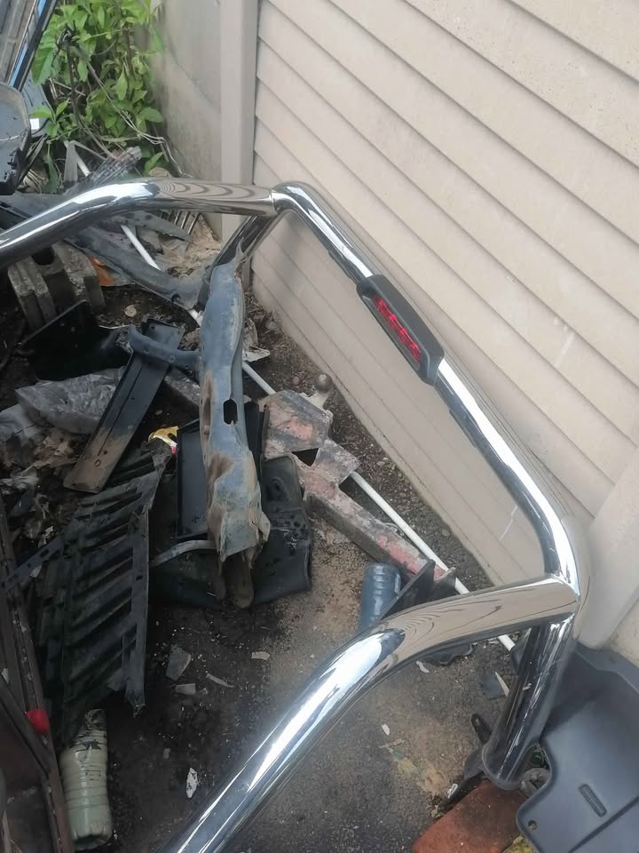 Toyota Hilux Roll Bar - Private Seller Toyota Hilux Roll Bar - Private Seller