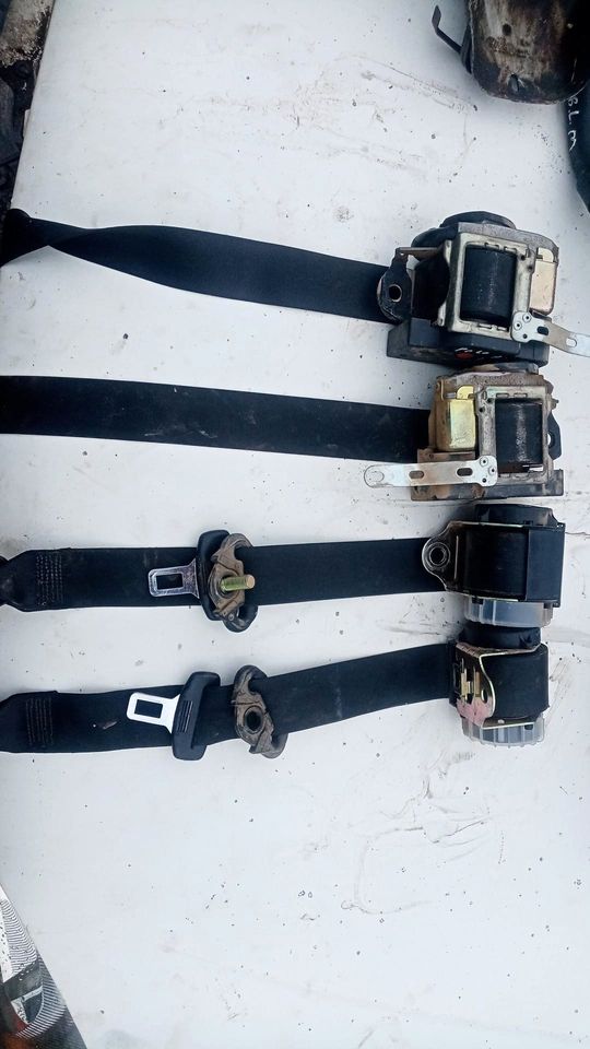 Polo blm back an front seat belts - Private Seller Polo blm back an front seat belts - Private Seller